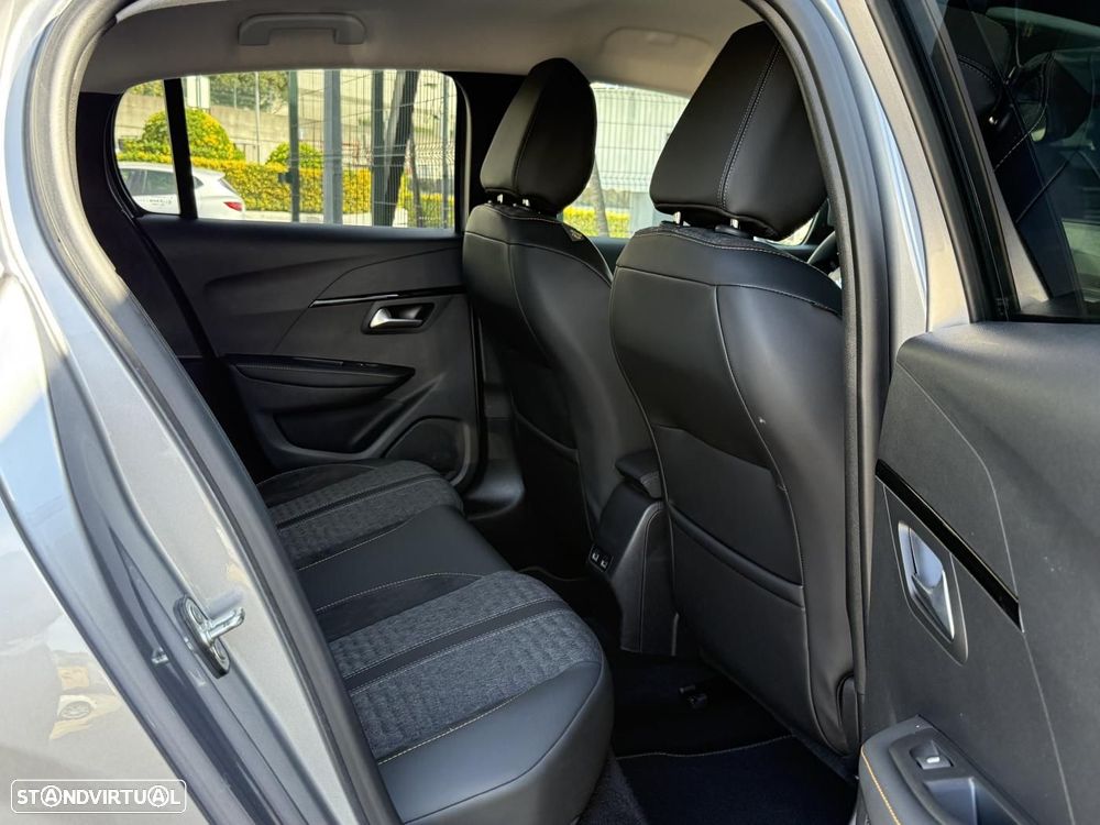 Peugeot 208 1.2 PureTech Allure - 40