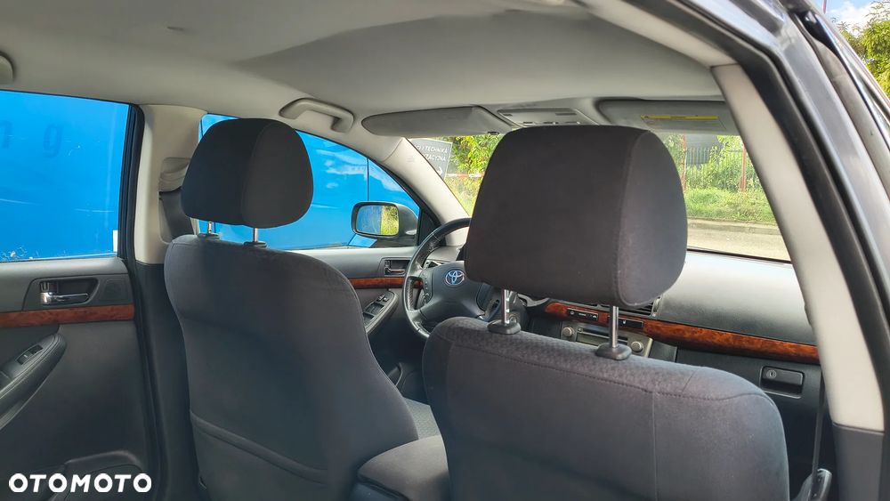 Toyota Avensis 2.0 VVT-i Prestige - 17