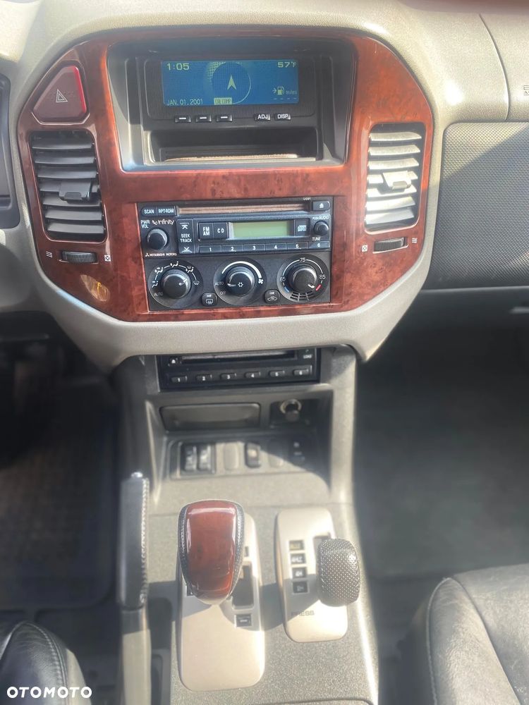 Mitsubishi Montero 3.8 Limited - 11