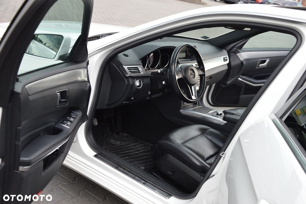 Mercedes-Benz Klasa E 200 7G-TRONIC Elegance - 17