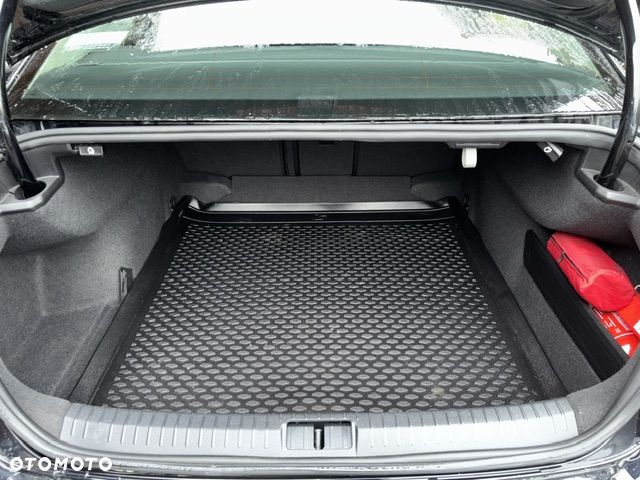 Volkswagen Passat 2.0 TDI Elegance DSG - 10