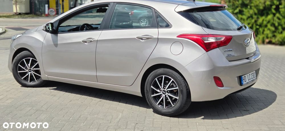 Hyundai i30 1.6 CRDi Premium - 9