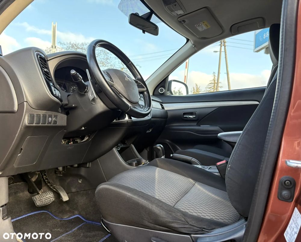 Mitsubishi Outlander 2.0 Intense + CVT - 11