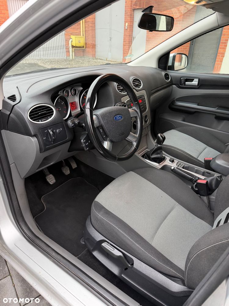 Ford Focus 1.6 16V Ambiente - 29