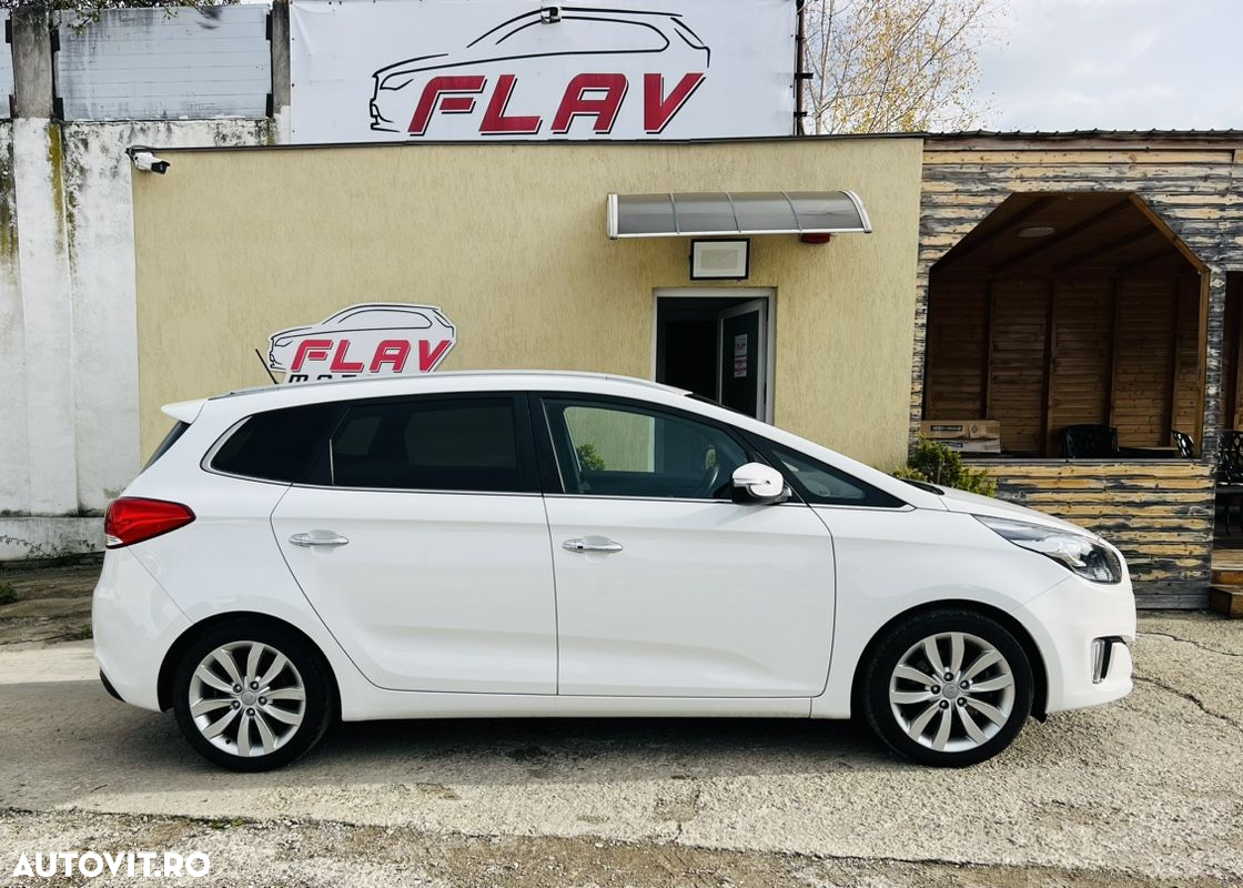 Kia Carens - 10
