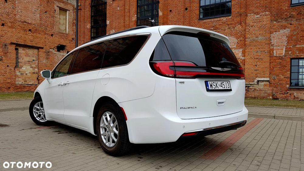 Chrysler Pacifica - 11