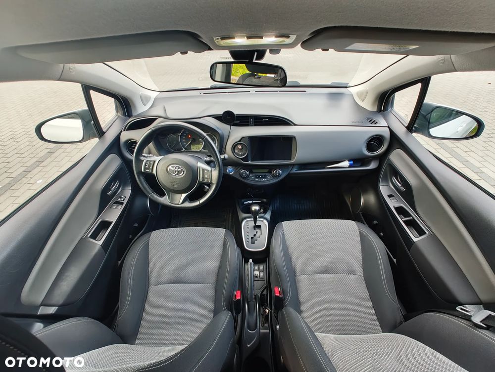Toyota Yaris - 10