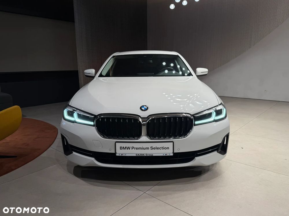 BMW Seria 5 530i xDrive - 7