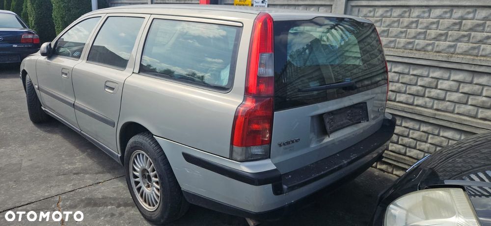 VOLVO V70 II 2.5TDI 99-05 ALUFELGI KOMPLET R15 - 16