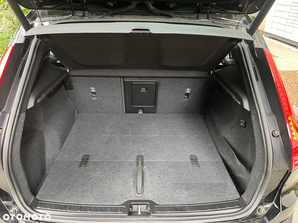 Volvo XC 40 D3 AWD Momentum Pro - 15