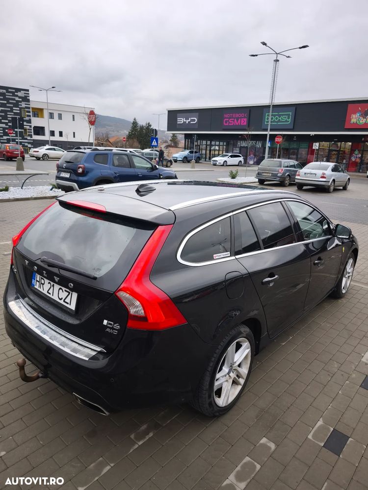 Volvo V60 D6 Plug-In-Hybrid AWD Geartronic Summum - 3