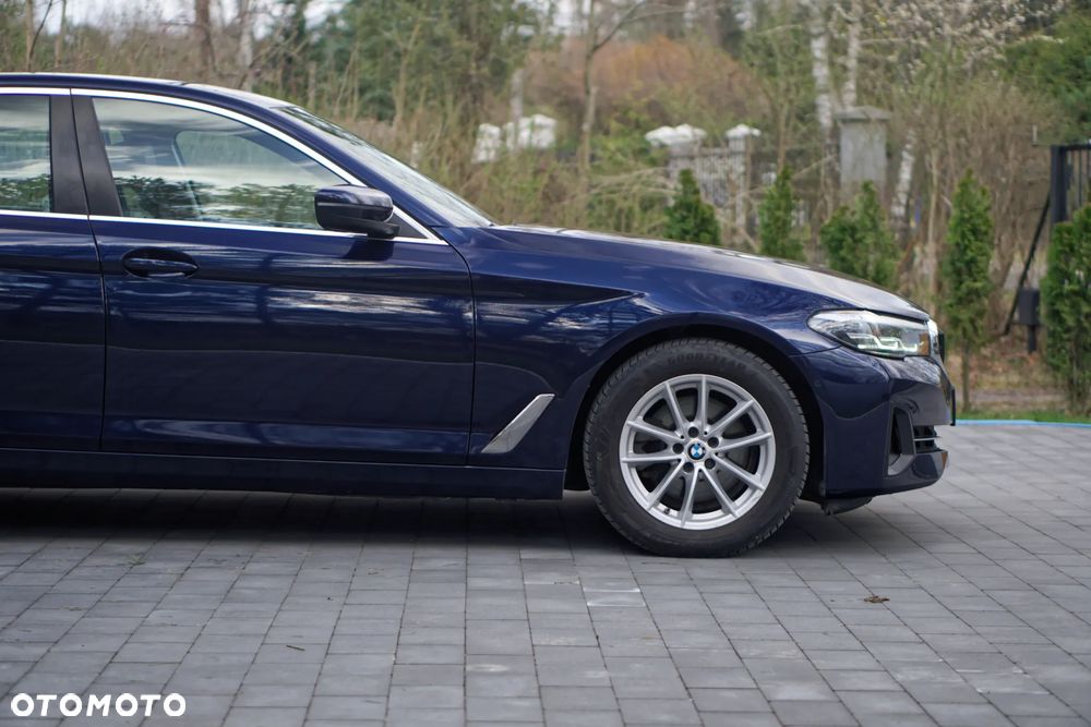 BMW Seria 5 520d xDrive - 10