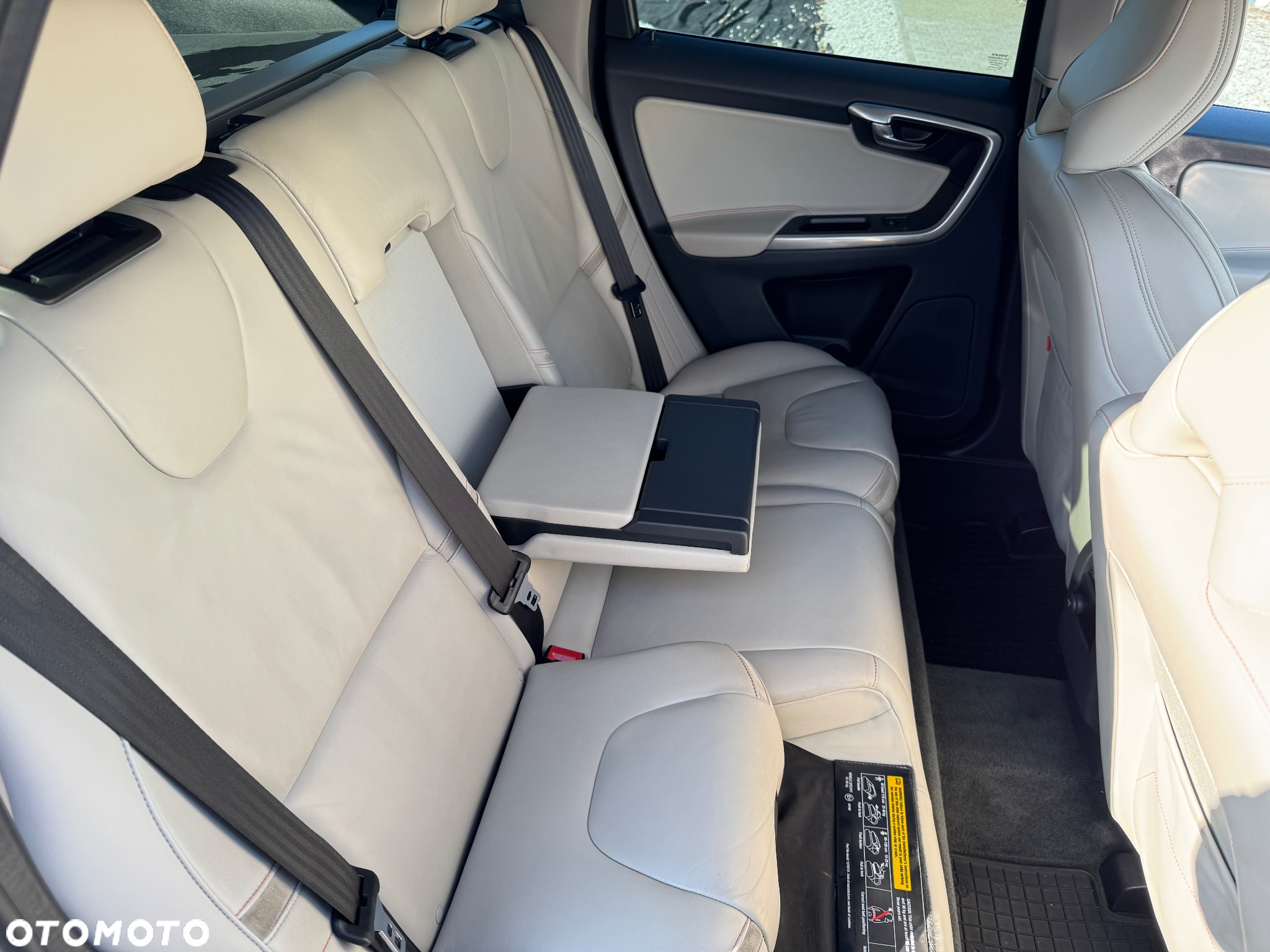 Volvo XC 60 D4 Drive-E Ocean Race - 13