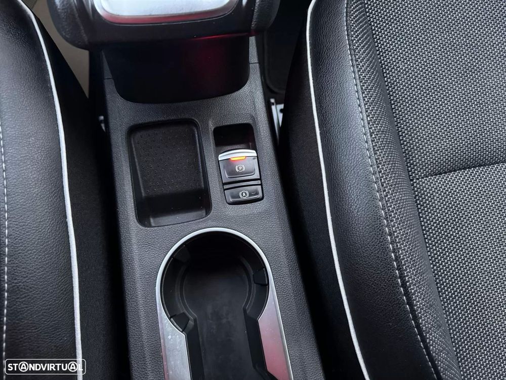 Renault Captur 1.0 TCe Techno Bi-Fuel - 44