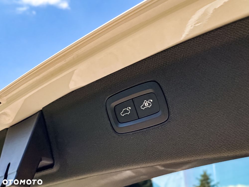 Volvo XC 90 B5 B AWD Ultimate Bright - 23