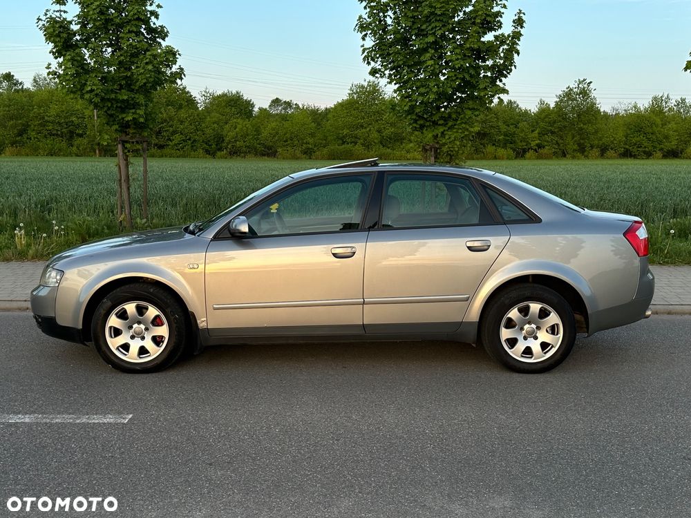 Audi A4 Limousine - 8