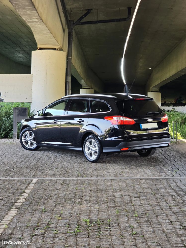 Ford Focus 1.0 EcoBoost S&S Champions Edition - 18