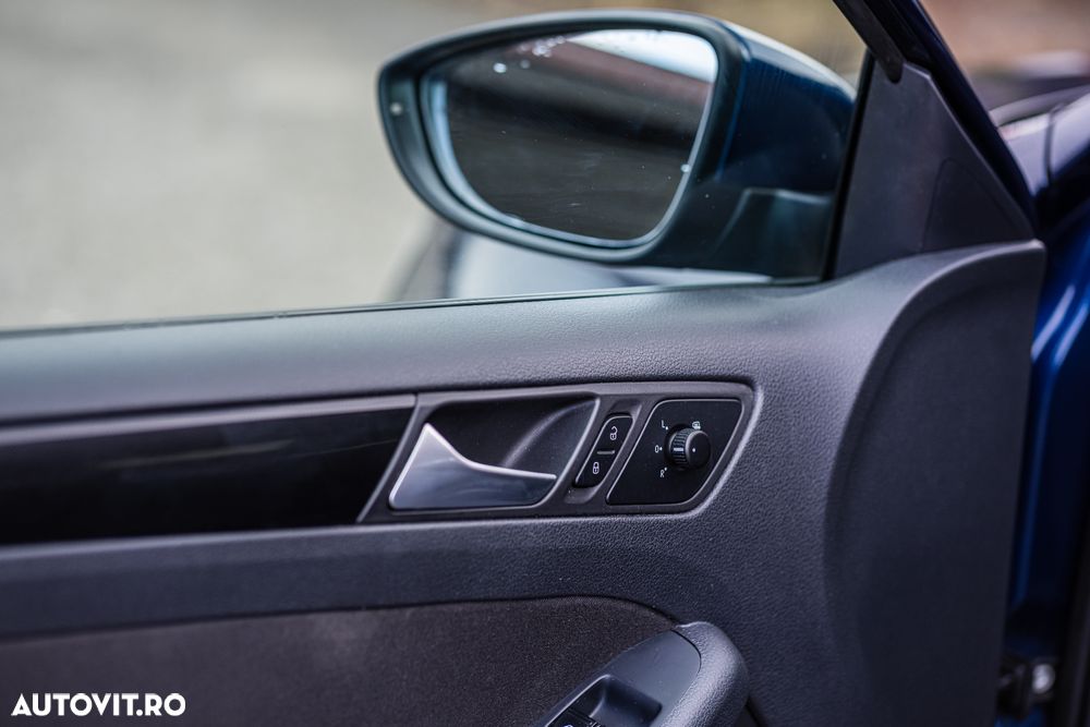 Volkswagen Jetta 1.6 TDI DSG Life - 19