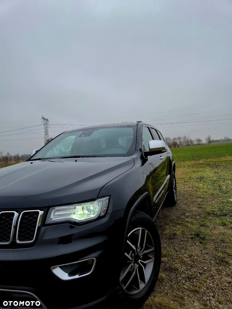 Jeep Grand Cherokee - 26