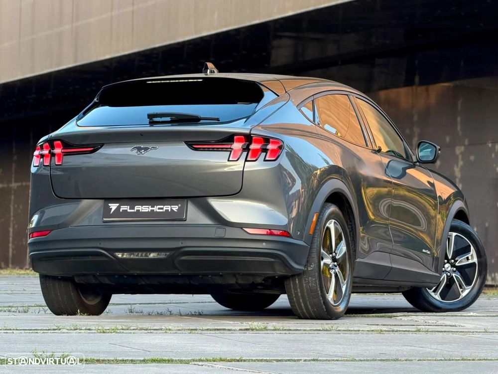 Ford Mustang Mach-E 75.7 kWh Premium AWD - 36