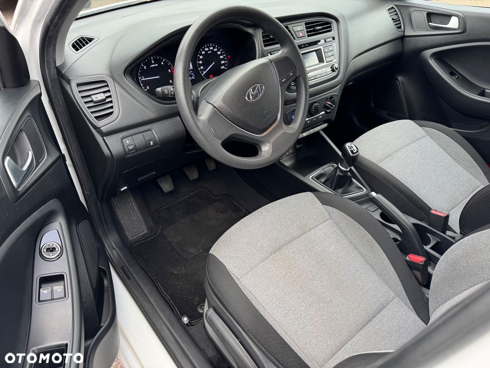 Hyundai i20 1.1 CRDi YES Silver - 15