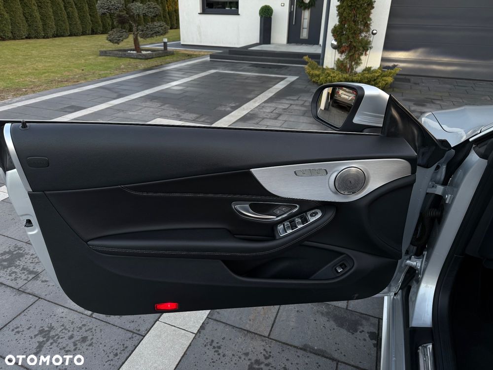 Mercedes-Benz Klasa C 200 9G-TRONIC AMG Line - 17