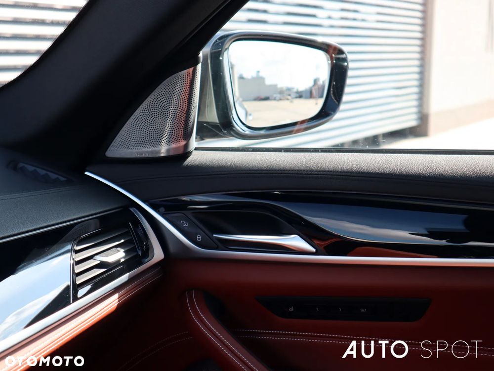 BMW Seria 5 M550d xDrive - 34