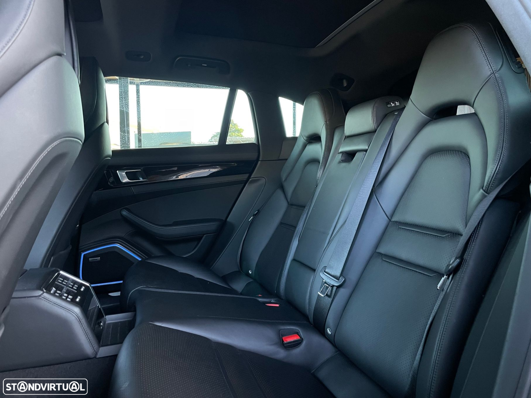 Porsche Panamera Sport Turismo 4 E-Hybrid - 16