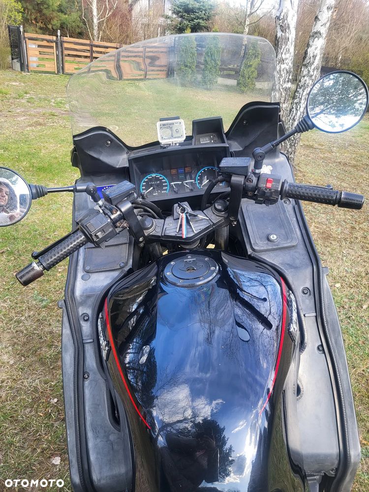 Kawasaki 1000 GTR - 5