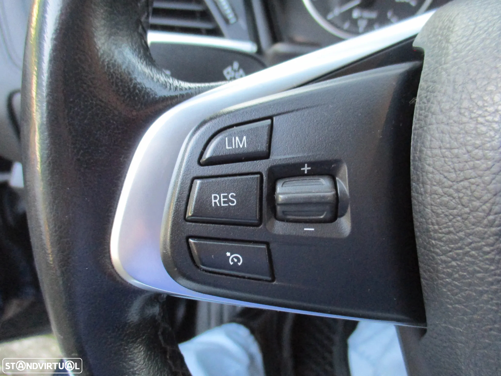BMW 218 Active Tourer d Line Luxury Auto - 24