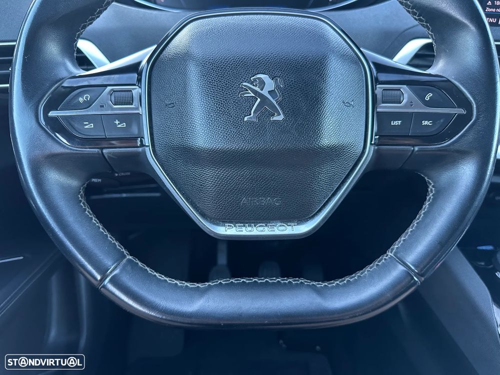 Peugeot 3008 PureTech 130 Stop & Start GPF Allure — fotografia 12