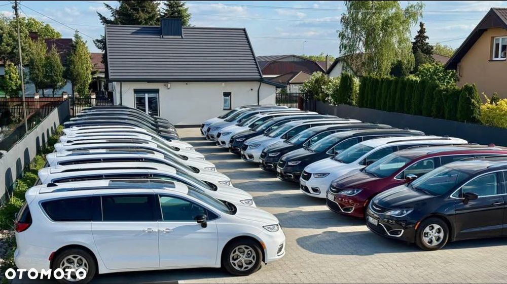 Chrysler Pacifica - 27