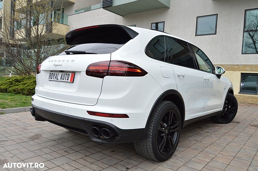 Porsche Cayenne - 5