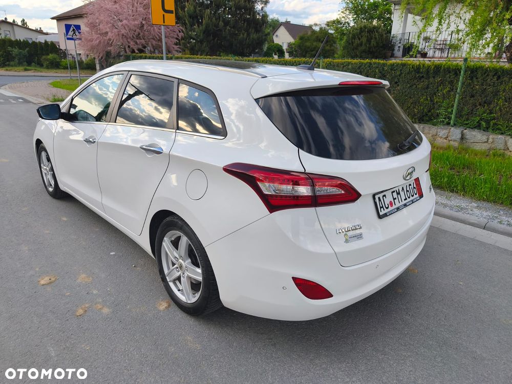 Hyundai i30 blue Kombi 1.6 GDi Passion - 6