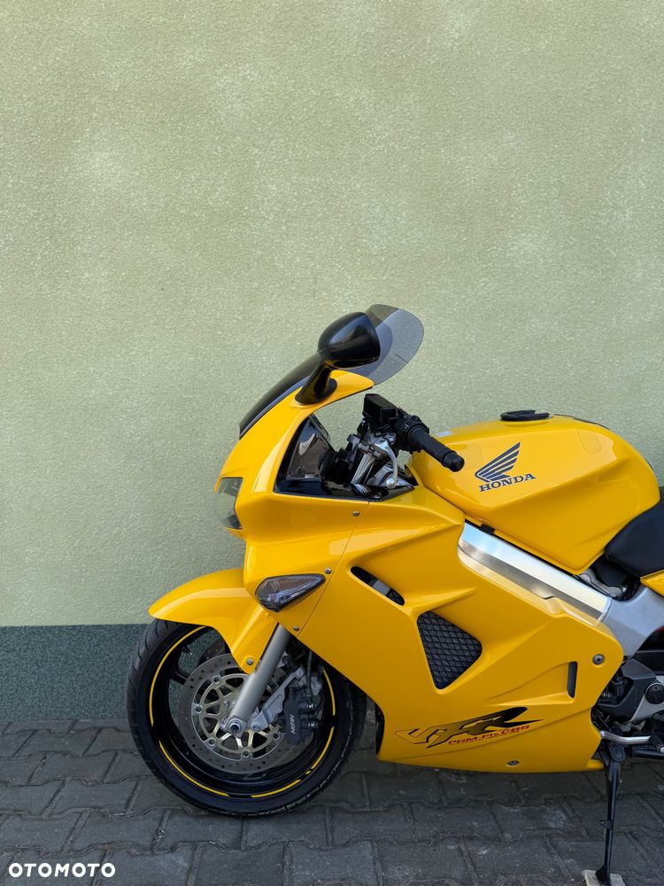 Honda VFR - 26