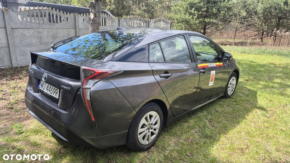 Toyota Prius (Hybrid) Comfort - 4