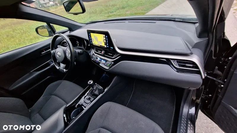 Toyota C-HR 1.2 Turbo Team Deutschland - 39