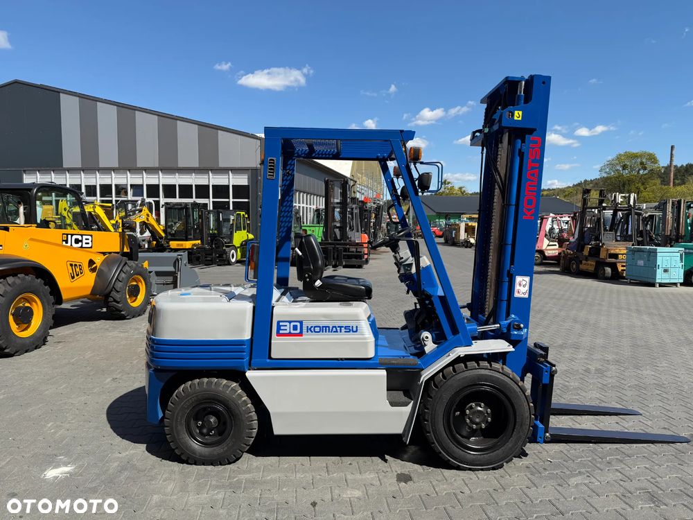 Komatsu FD30T-11E - 6