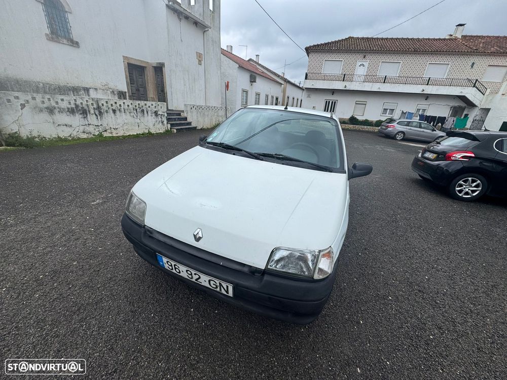 Renault Clio - 2