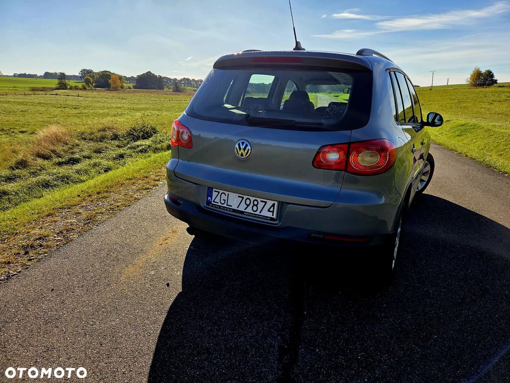 Volkswagen Tiguan - 10