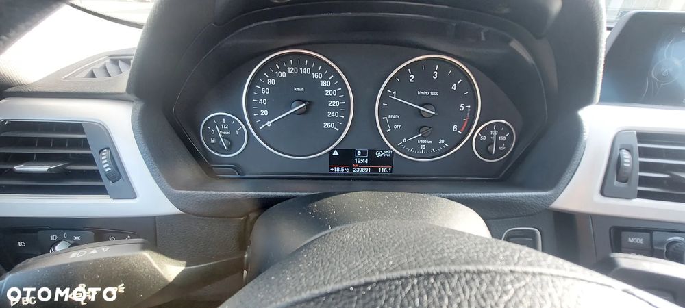BMW Seria 3 318d EU6 - 15