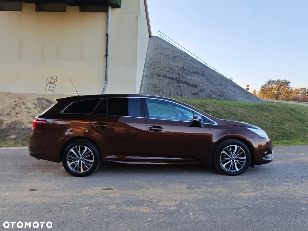 Toyota Avensis 2015 photo 4