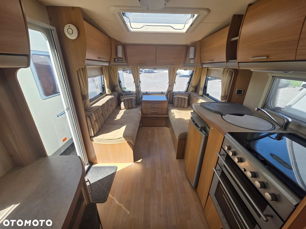 SWIFT CHARISMA 555 - 9