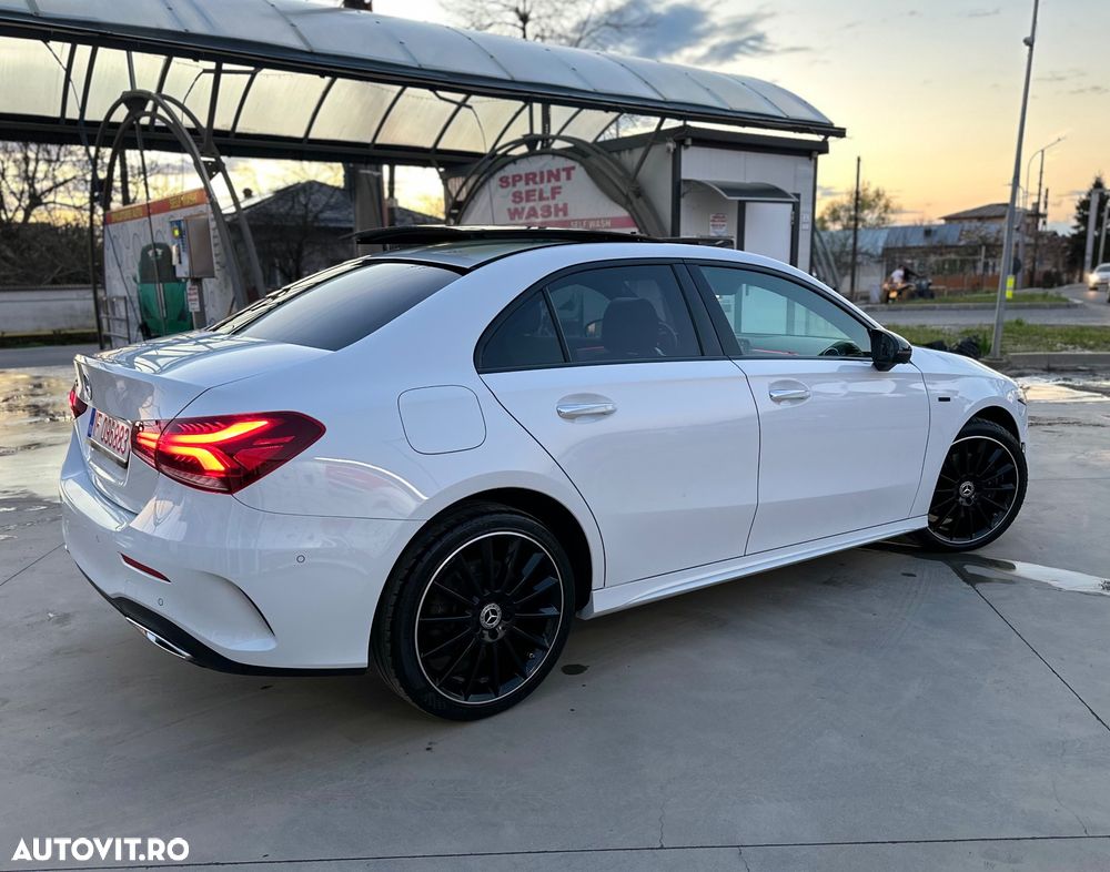 Mercedes-Benz A 250 e Sedan 8G-DCT AMG Line - 14