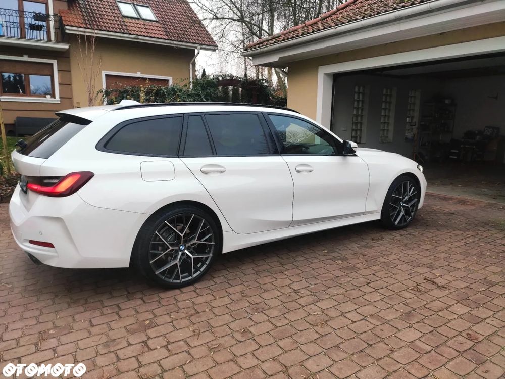 BMW Seria 3 318d Sport Line - 32