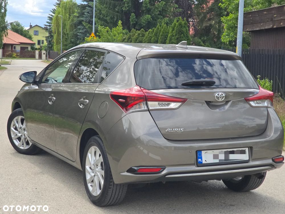 Toyota Auris 1.6 Premium - 3