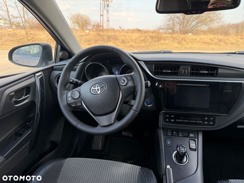 Toyota Auris 1.8 Executive - 8