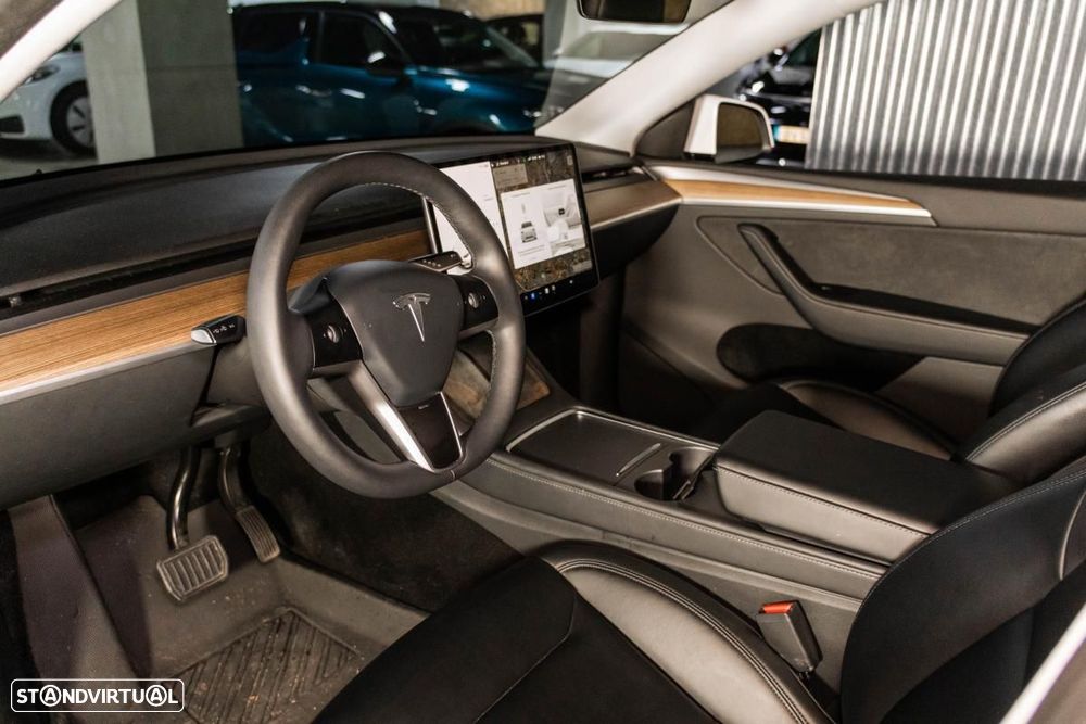 Tesla Model Y Long Range Tração Traseira - 3