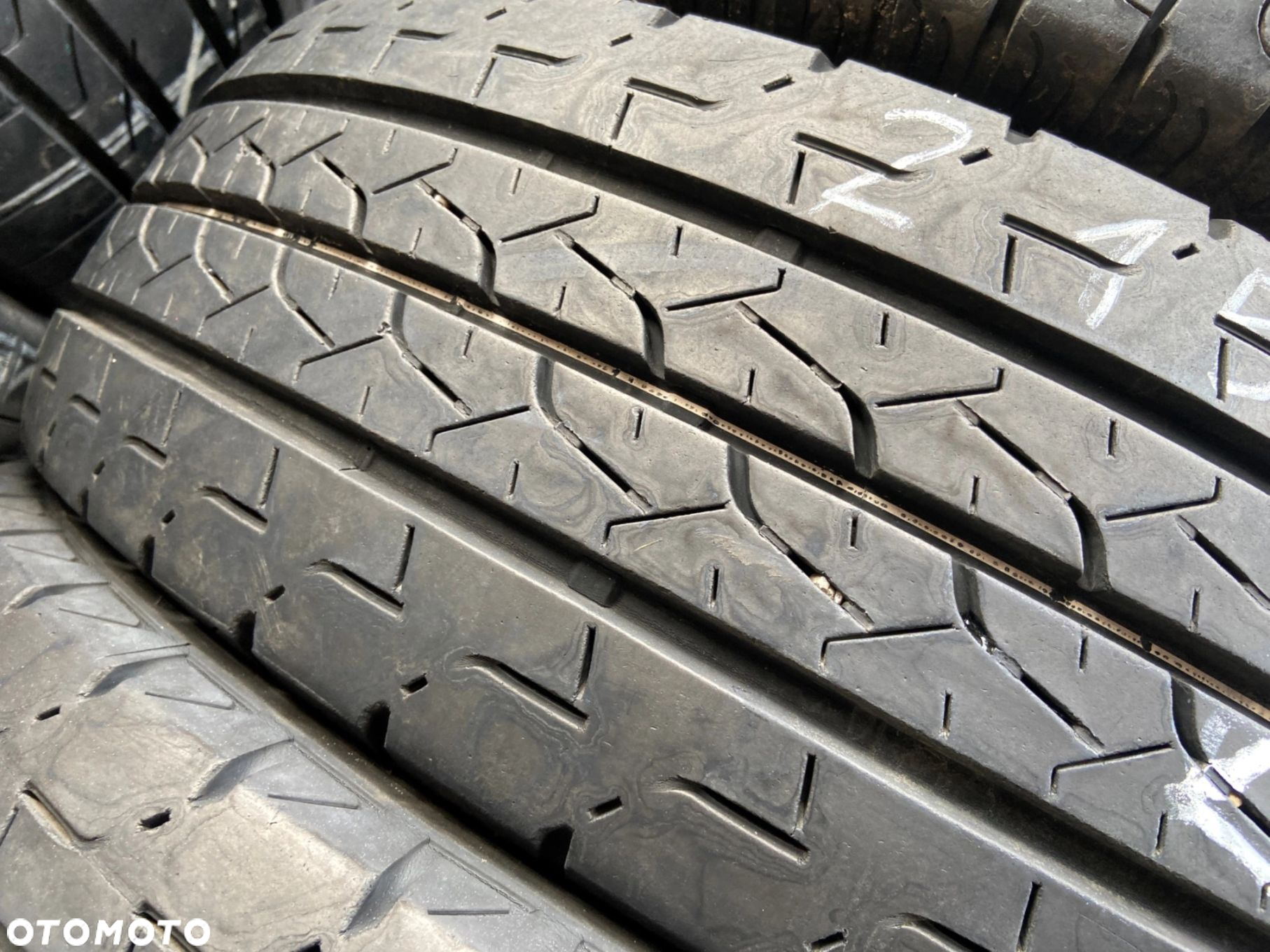 215/65/16C Bridgestone Duravis_7,5mm_2szt_(225) - 3