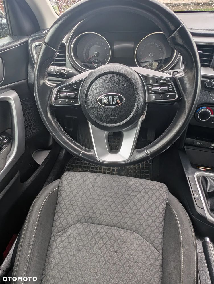 Kia Ceed 1.4 L Business Line - 26